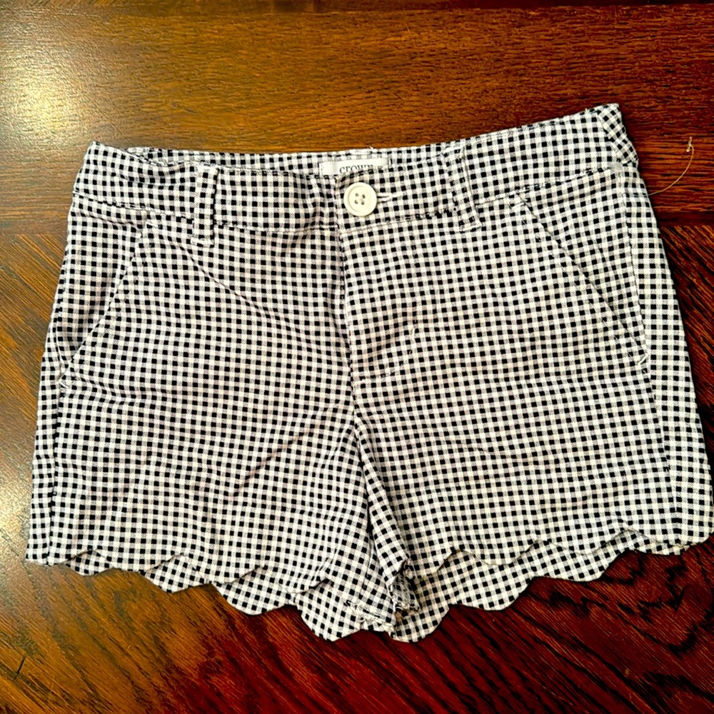 Size 8 girls gingham black-and-white shorts